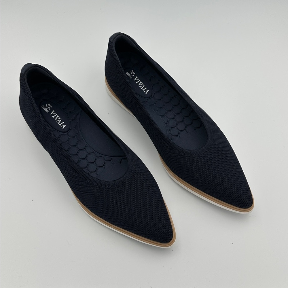 VIVAIA Veronica Pointed Toe Flats Navy Sz39 US8.5 NWOB